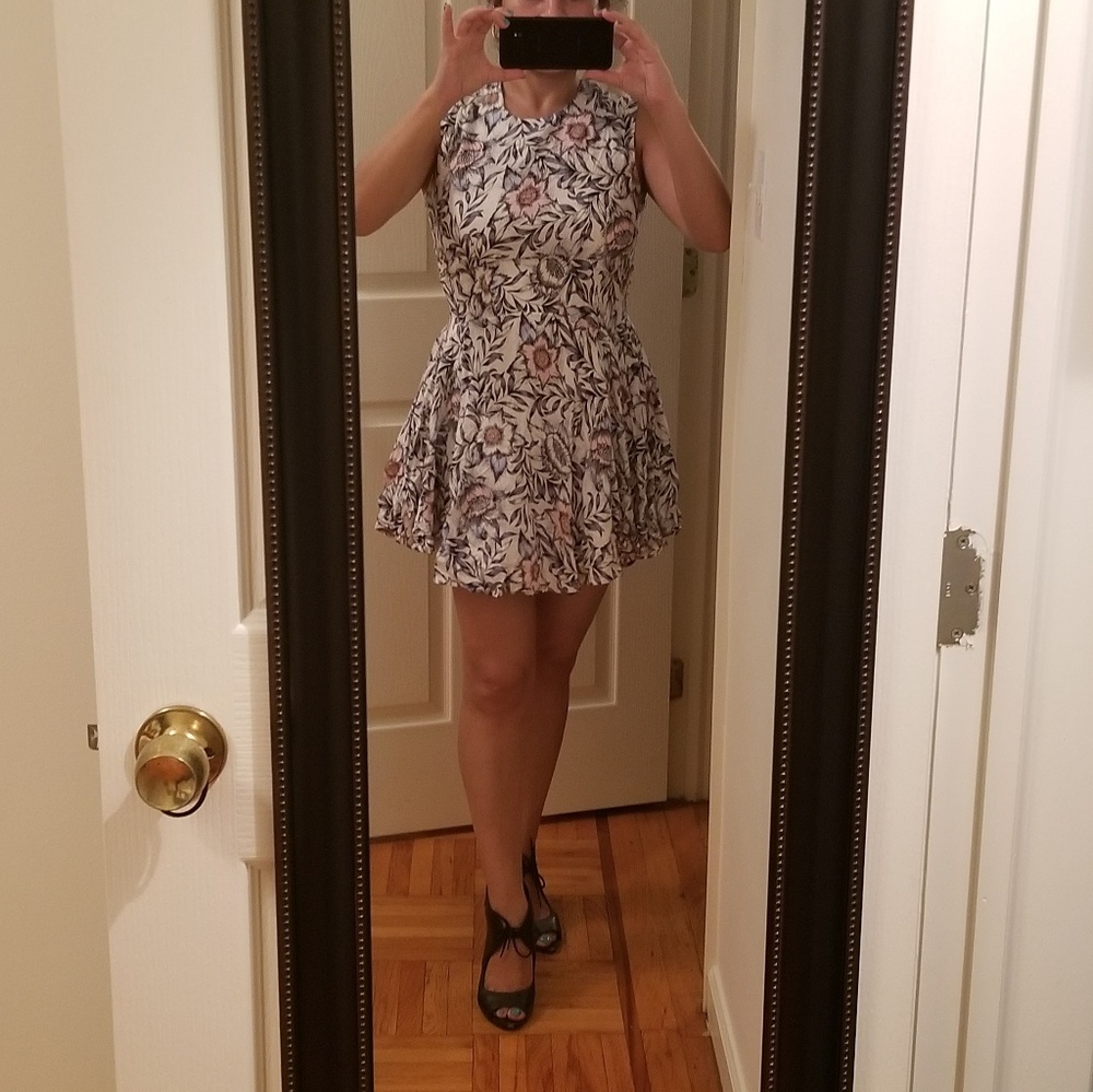 Dress - Picture 4 of 4